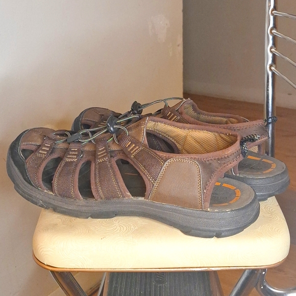 Men's Brown Docker's Sandals - Picture 6 of 8